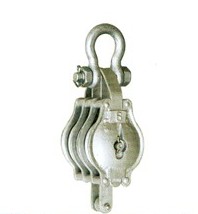 Triple Steel Block with Shackle, Hemp Rope